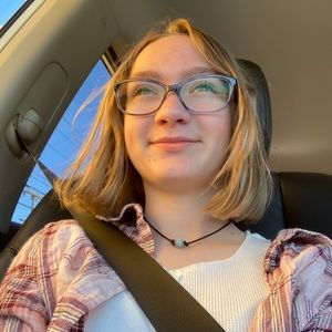 Meet your Posher, Claire